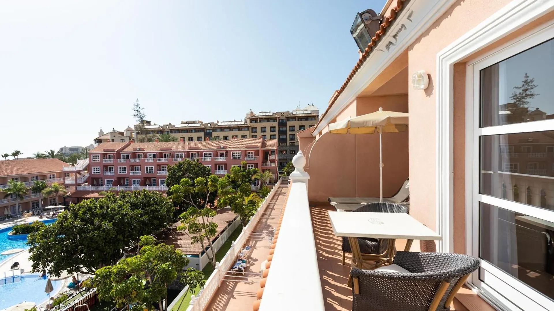 **** Апарт-отель Hotel El Duque Адехе Испания